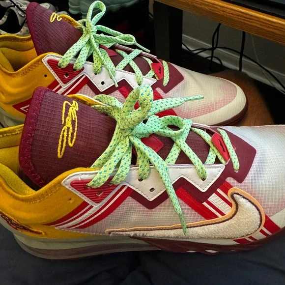 Nike Lebron 18 Mimi - Picture 2 of 5